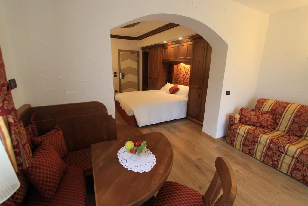 Dolasilla Park Hotel Виго-ди-Фасса Экстерьер фото
